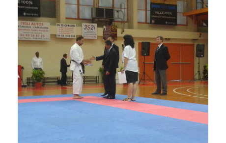 Claude MANCINI FELICITE par le COMITE DEPARTEMENTAL