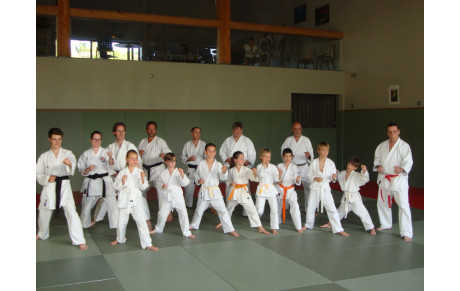 PASSAGE DE GRADES FIN DE SAISON 2016 AU CLUB ET MOISSON DE CEINTURES NOIRES OFFICIELLES